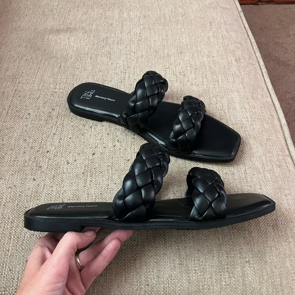 Black braided square toe sandals - Picture 2 of 4